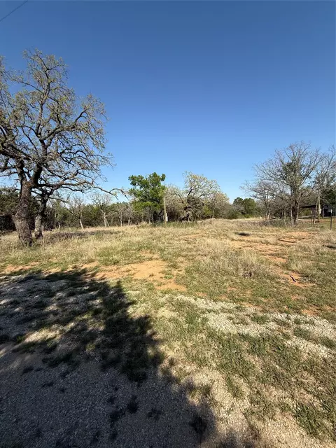267 Oaks Crossing Rd, Mineral Wells, TX 76067