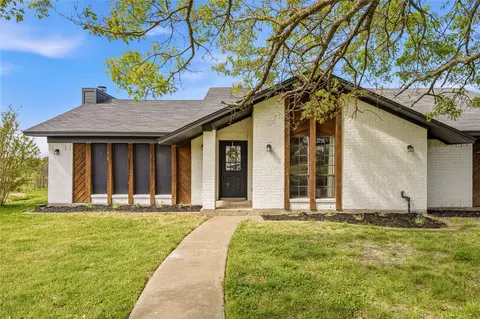 2566 Southwinds Dr, Lorena, TX 76655