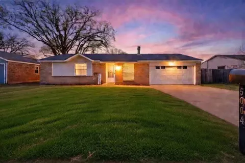 5004 Celtic Dr, Arlington, TX 76017