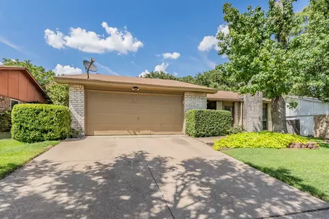 4017 Rushmoor Dr, Arlington, TX 76016