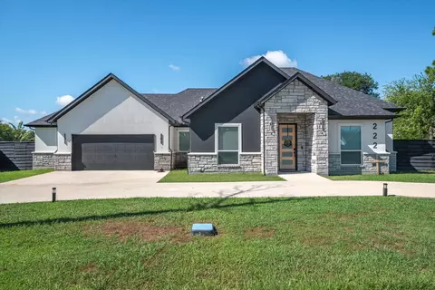 222 Meadowlark Dr, Wills Point, TX 75169