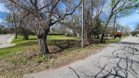 1205 E Standifer St, Mckinney, TX 75069