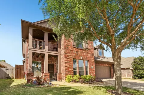 8308 Spitfire Trl, Aubrey, TX 76227