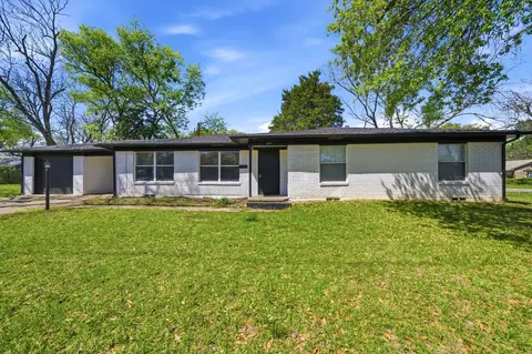 Exterior - 619 9th St, Terrell, TX 75160 photo 2 of 4
