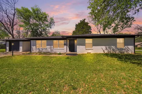 619 9th St, Terrell, TX 75160