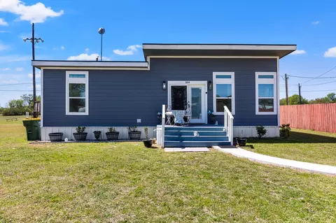 804 Cherry Dr, Groesbeck, TX 76642