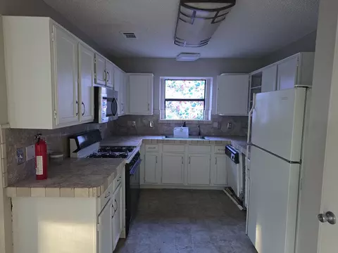 Kitchen - 8105 Courageous Dr, Rowlett, TX 75089 photo 3 of 3