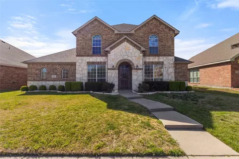 7013 Bickers Dr, Rowlett, TX 75089