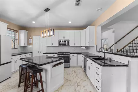 Kitchen - 7013 Bickers Dr, Rowlett, TX 75089 photo 2 of 3