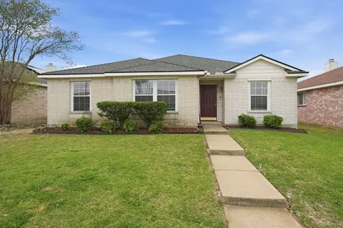 2458 Manchester Ln, Lancaster, TX 75134