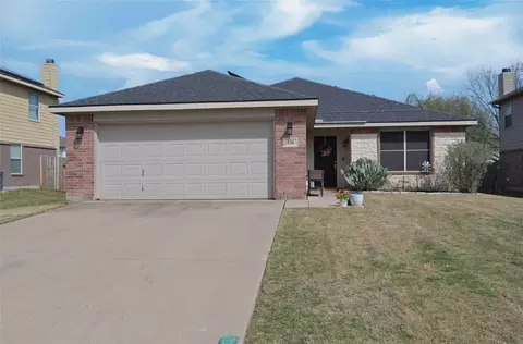 328 Saddlebrook Dr, Krum, TX 76249