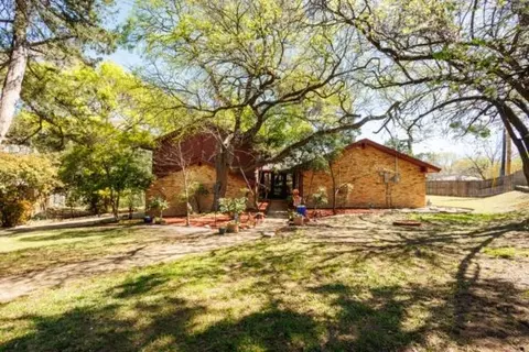 1446 Cardinal Creek Dr, Duncanville, TX 75137