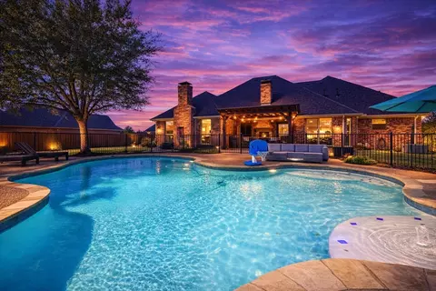 18066 Langford Ln, Talty, TX 75126