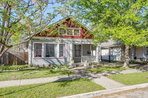 1014 W Arlington Ave, Fort Worth, TX 76110