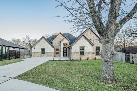1617 Sea Breeze Ct, Azle, TX 76020