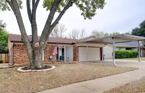 5920 Oak Hill Rd, Watauga, TX 76148