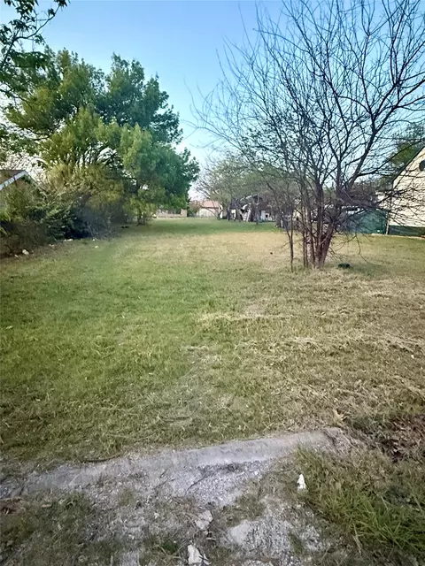 2 Hill Ln, Red Oak, TX 75154