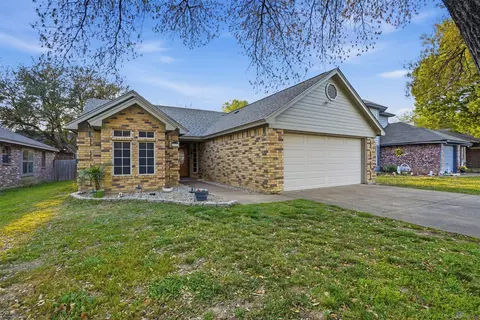 6305 Longmont Trl, Fort Worth, TX 76179