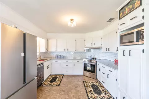 Kitchen - 642 Fm 3200, Comanche, TX 76442 photo 1 of 4