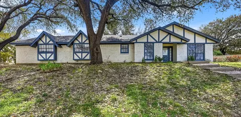 1717 Austrian Rd, Grand Prairie, TX 75050