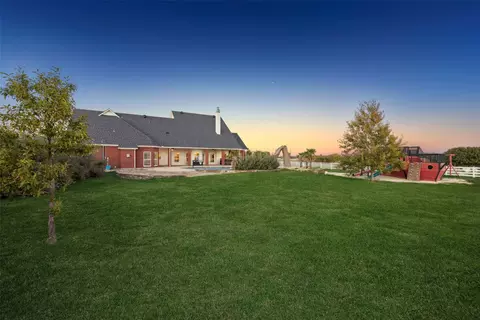 Exterior - 2751 Mitchell Rd, Krum, TX 76249 photo 8 of 9