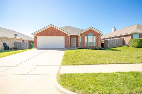 1217 Meadow Gln, Crowley, TX 76036