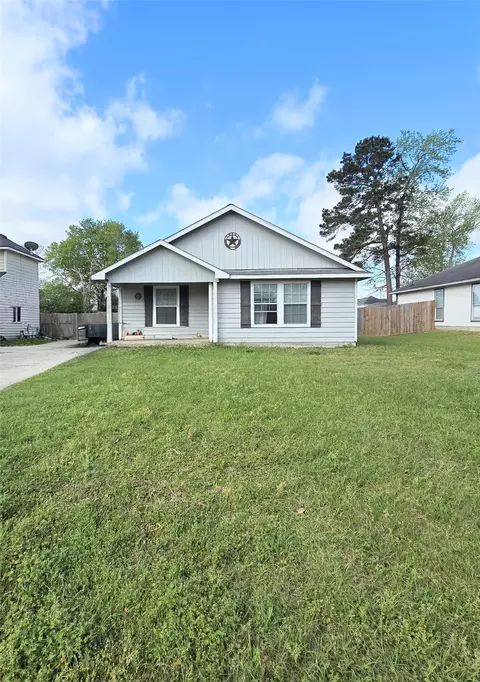Exterior - 8853 E Buffalo Cir, Willis, TX 77378 photo 3 of 7