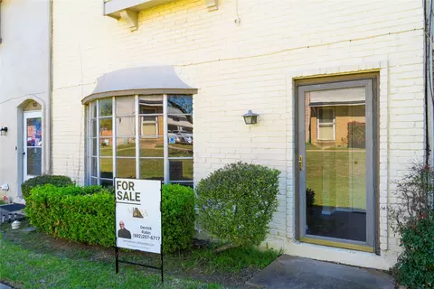 65 W Townhouse Ln #17, Grand Prairie, TX 75052
