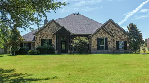 181 Fairview Ct, Decatur, TX 76234