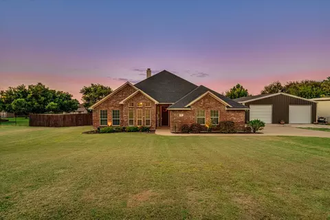 409 Emerald Ct, Burleson, TX 76028