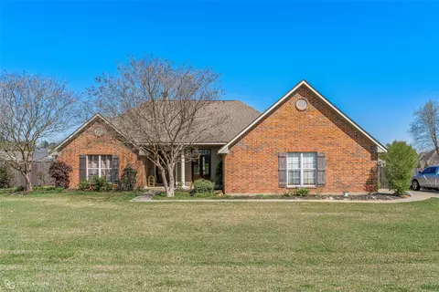 204 Clinton Dr, Stonewall, LA 71078