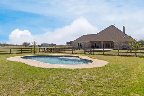 5750 High Mesa Dr, Justin, TX 76247