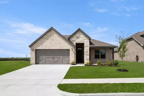 1912 Seminole Dr, Cleburne, TX 76033