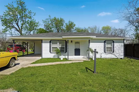 211 S Smyth St, Mart, TX 76664