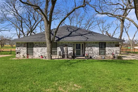 8715 S Monticello Cir, Granbury, TX 76049