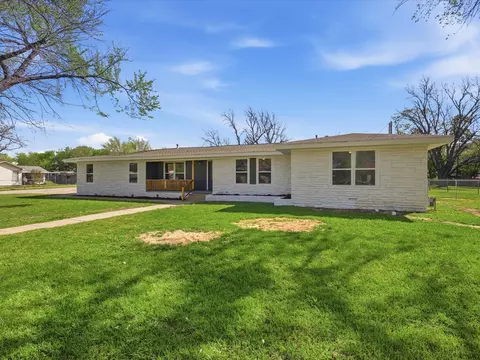 3168 Jane Ln, Haltom City, TX 76117