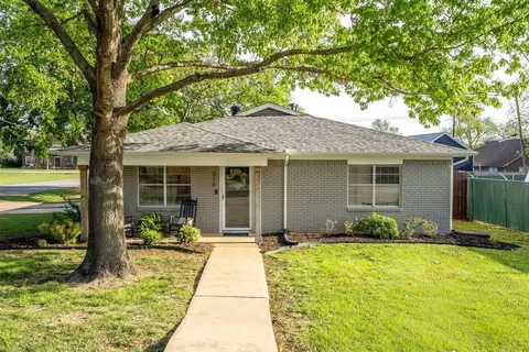 316 W 3rd St, Justin, TX 76247