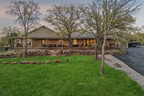100 Swisher Rd, Shady Shores, TX 76208