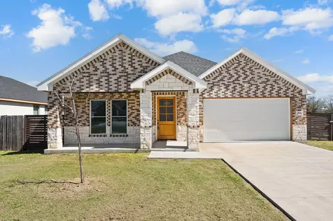 809 S Adelaide St, Terrell, TX 75160
