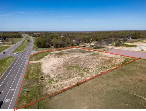 10670 Us Highway 271, Powderly, TX 75473