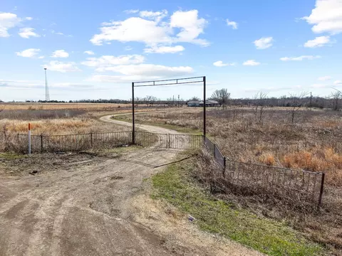 139 County Road 4302, Greenville, TX 75401