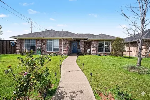 2621 Buck Dr, Mesquite, TX 75181
