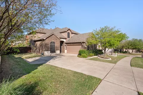 8222 Holly Hock Dr, Arlington, TX 76001