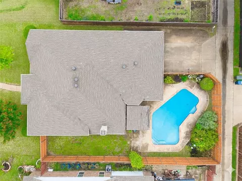 269 E Ridgegate Dr, Garland, TX 75040