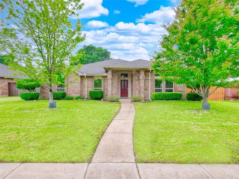 269 E Ridgegate Dr, Garland, TX 75040