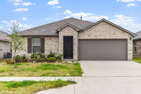 752 Cedarbrook Dr, Fort Worth, TX 76131