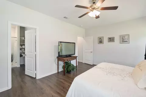 Bedroom - 106 Willowbend Loop, Mabank, TX 75147 photo 2 of 3
