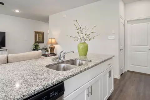 Kitchen - 106 Willowbend Loop, Mabank, TX 75147 photo 2 of 3