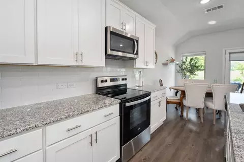 Kitchen - 106 Willowbend Loop, Mabank, TX 75147 photo 3 of 3
