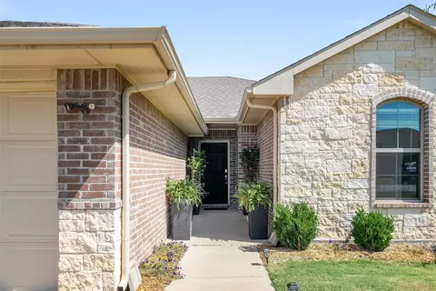 Exterior - 106 Willowbend Loop, Mabank, TX 75147 photo 2 of 4